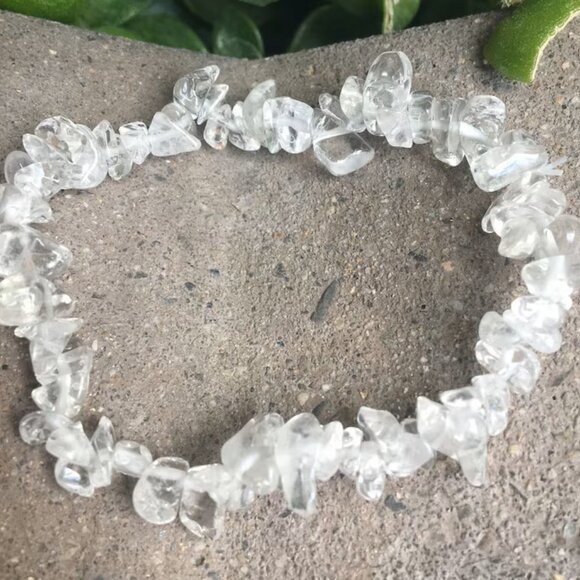 Clear Quartz Chip Bracelet | Natural Crystal Stretch Boho Healing Jewelry Gift - Picture 1 of 10